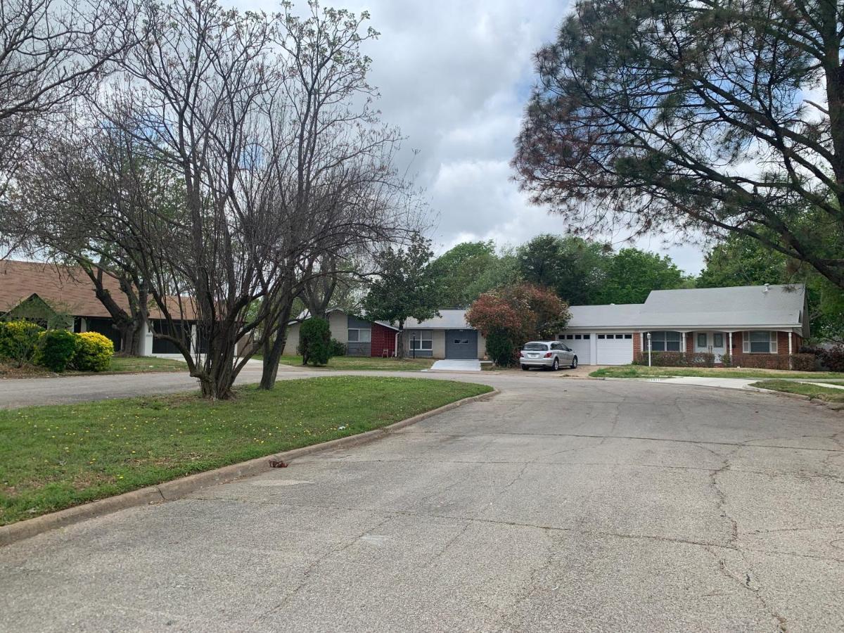 Oasis 3 Near Dfw Airport With Mediterranean Setting Irving Zewnętrze zdjęcie